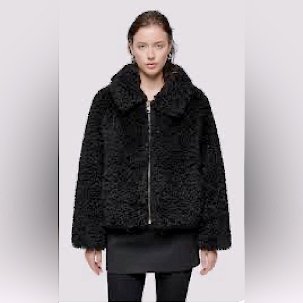 OOF WEAR Woman’s Black Faux Fur Collared Short Teddy Jacket New With Tags